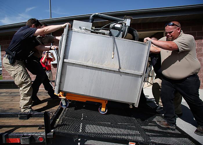Moving a gas chamber